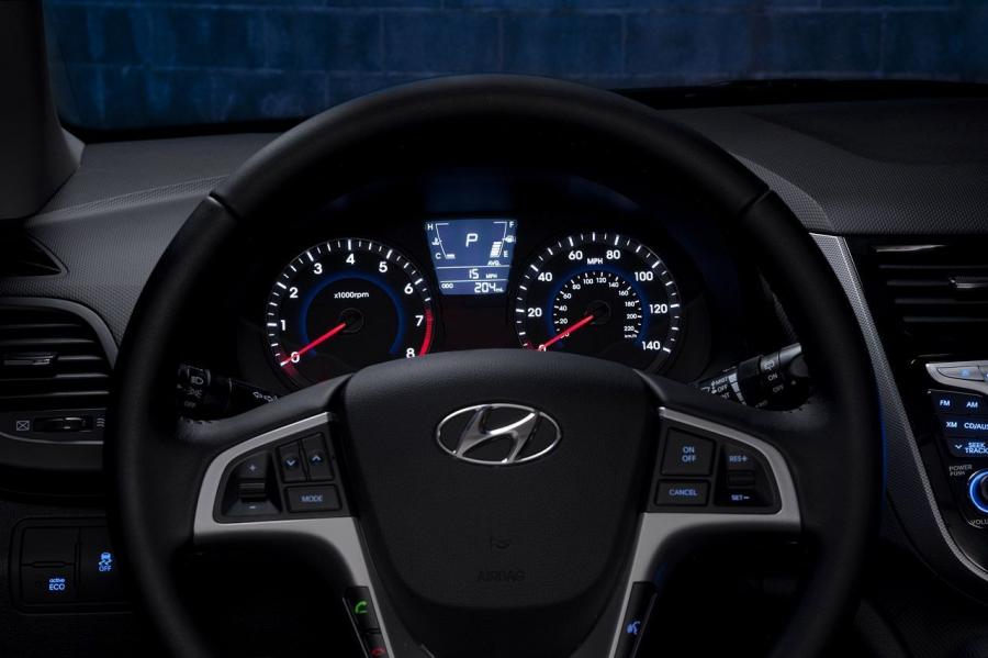  Hyundai Accent 2012 года  (фото 13 из 30)